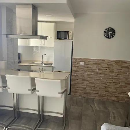 Stylish Los Cristianos Apartment شقة *